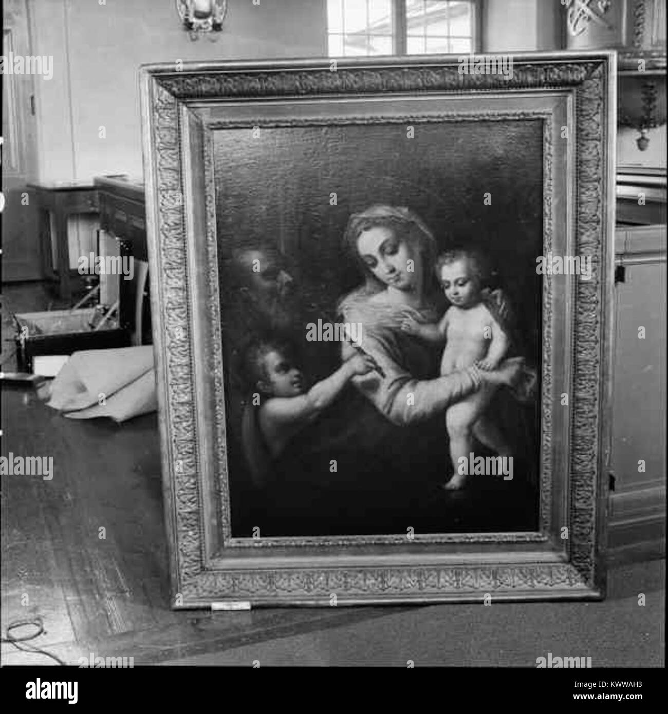 Senhåga Kyrka, construite au 19ème siècle, est une église suédoise avec un style architectural néo-gothique et de beaux vitraux, reflétant le design ecclésiastique suédois traditionnel. Banque D'Images