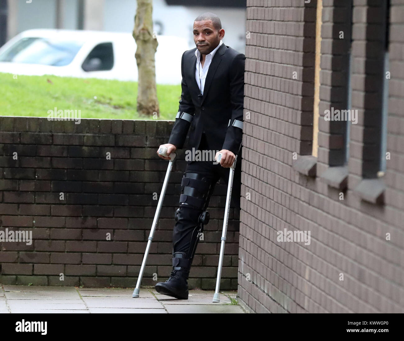 Crystal Palace le capitaine Jason Puncheon arrivies à Guildford Cour des magistrats et de la famille Centre d'audiences de tribunal où il est accusé d'une infraction à l'ordre public Section 4 - l'origine de la peur ou de la provocation de la violence, la possession d'une arme offensive et de voies de fait après un incident dans la rue de l'Église, Reigate, Surrey, près d'une discothèque dans les premières heures du dimanche 17 décembre. Banque D'Images