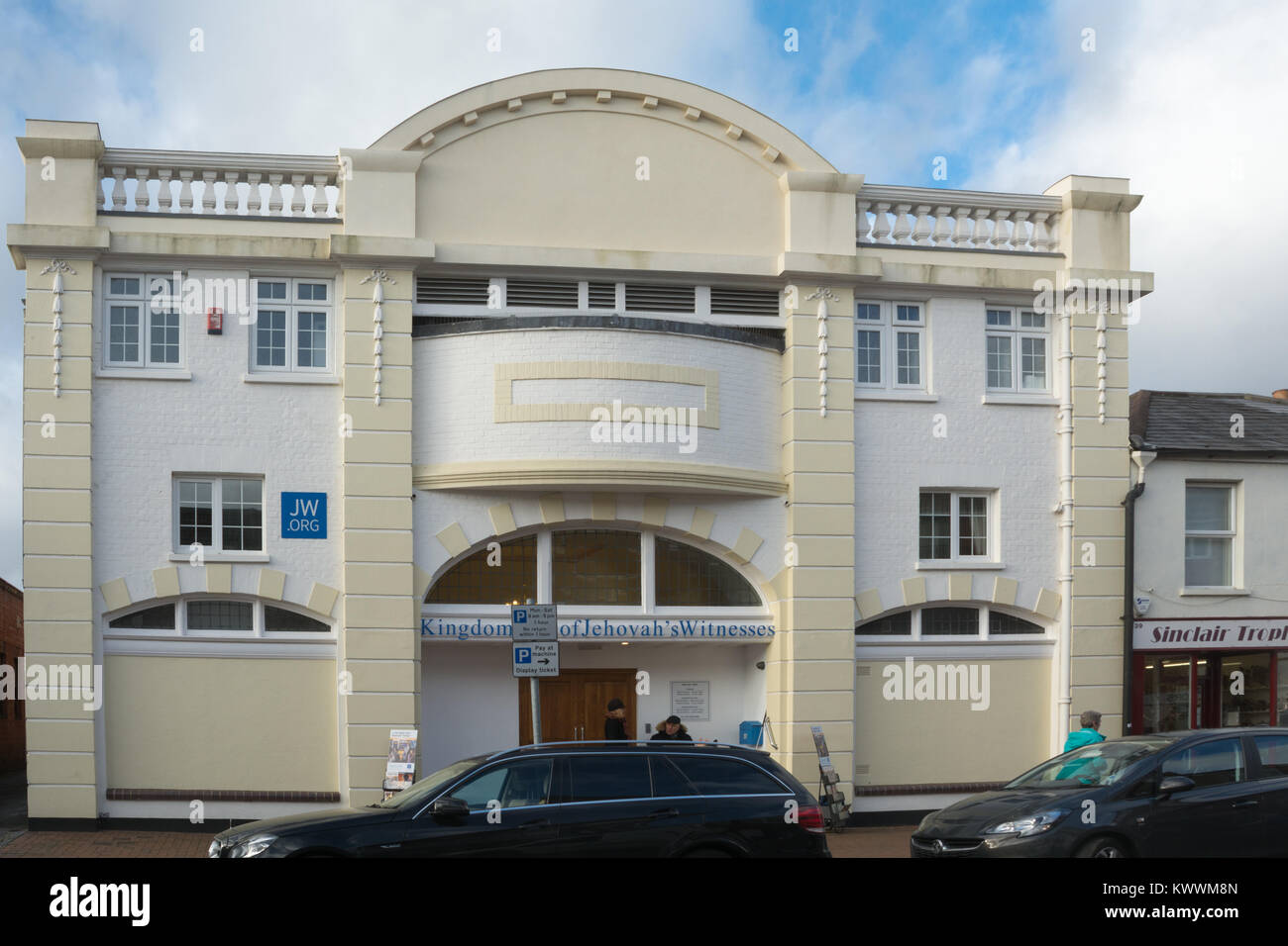 Salle Du Royaume Des Témoins De Jéhovah Bordeaux Jehovahs kingdom Banque de photographies et d'images à haute résolution -  Alamy