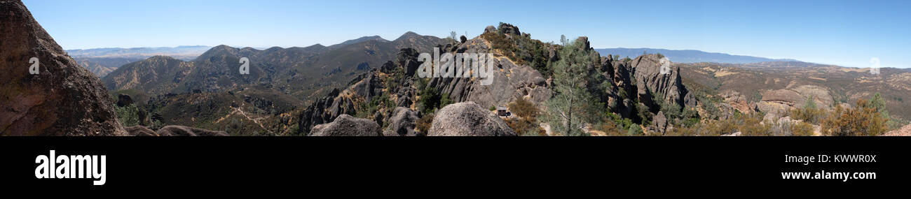 Pinnacles National Park dans l'été Banque D'Images