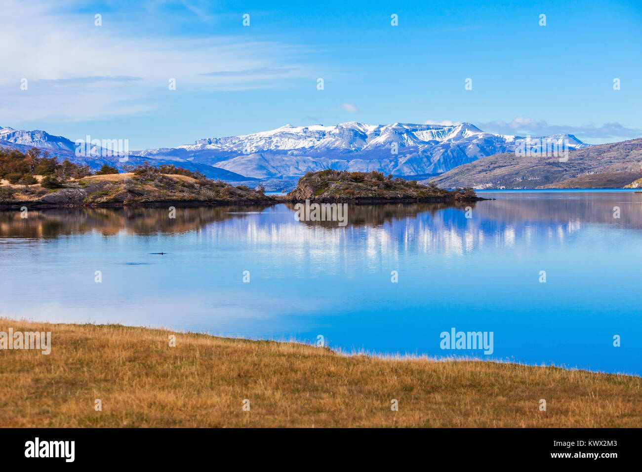 Lago Del Toro Lake est un lac situé dans le Parc National Torres del Paine. Torres del Paine est un parc national dans le sud de la Patagonie au Chili. Banque D'Images