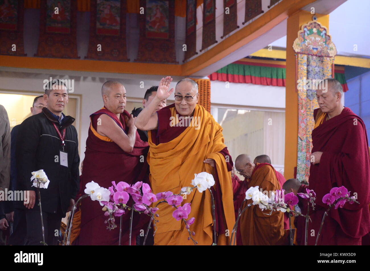 Bodh Gaya, Inde 05 janvier 2018 - La Sainteté 14e Dalaï-lama s'adresser à une assemblée au cours de la session d'enseignement spécial à Bodh Gaya, en Inde. Banque D'Images