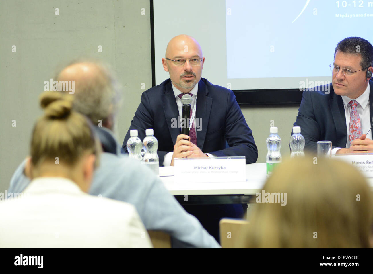 Michal Kurtyka, une figure éminente, intervient ou participe au Congrès économique européen en 2017, un événement clé pour discuter des politiques économiques européennes, de la durabilité et des questions environnementales. Banque D'Images
