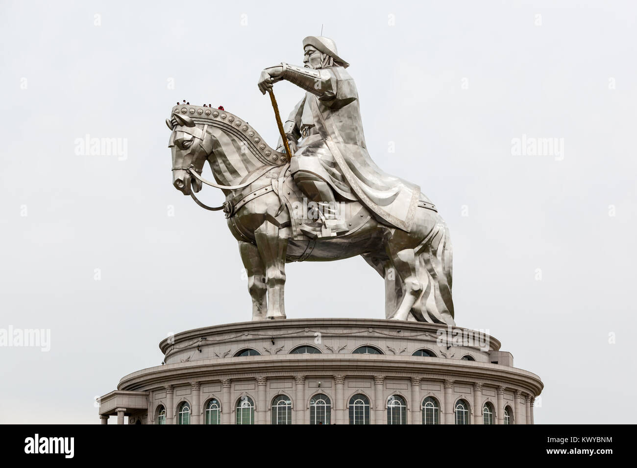 La Genghis Khan Statue équestre se trouve à 40 mètres de haut statue de Gengis Khan à cheval à Tsonjin Boldog près d'Oulan-Bator, Mongolie Banque D'Images