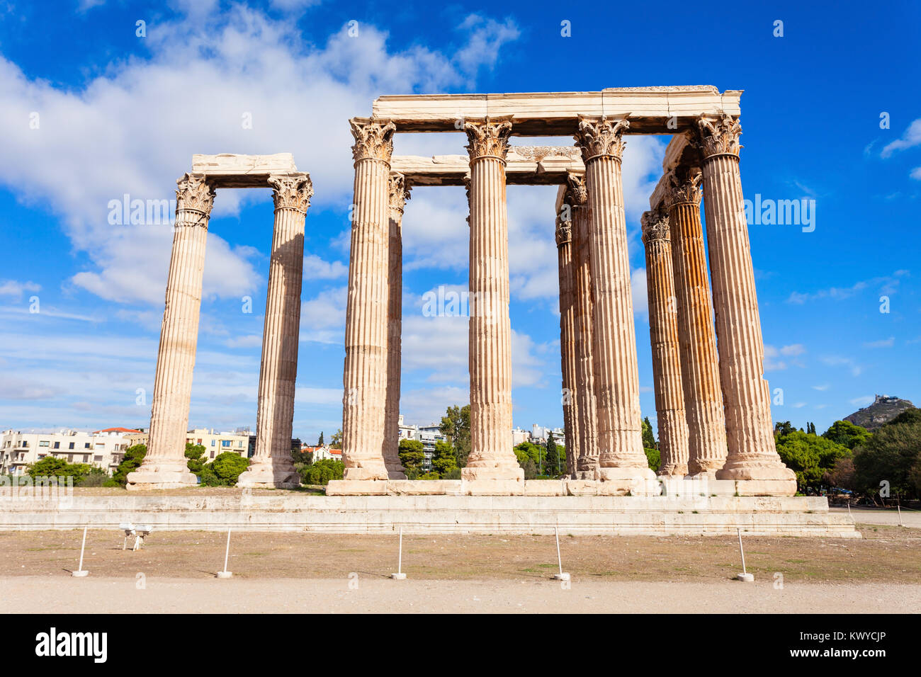 Le Temple de Zeus Olympien ou l'Olympieion est un monument de la Grèce et un ancien temple colossale dans le centre de la capitale grecque Athènes. Banque D'Images