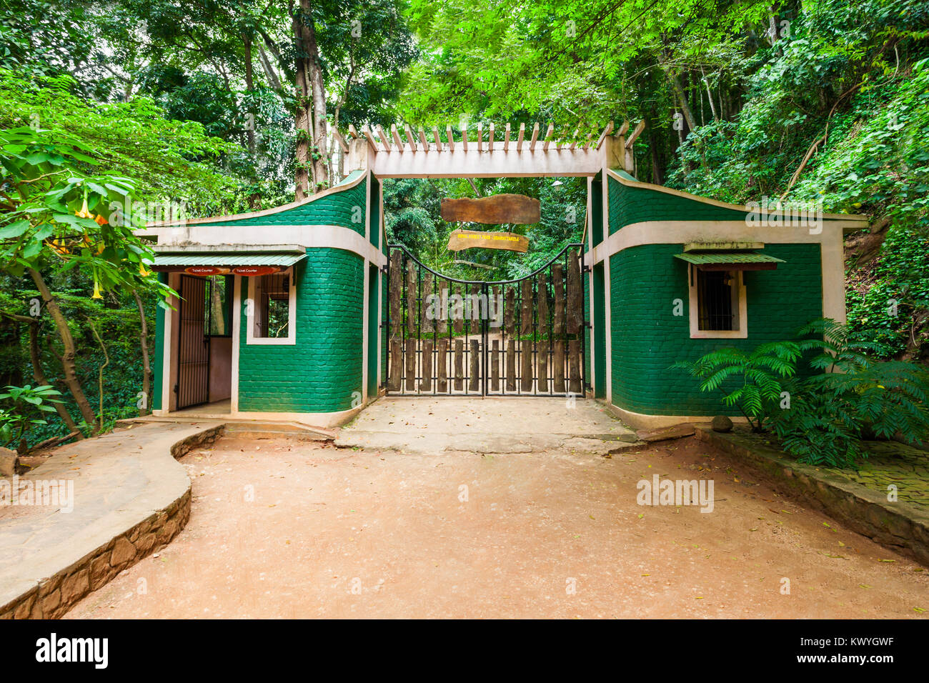 Udawatta Kele Kandy Royal Forest Park ou sanctuaire Udawattakele est une réserve forestière historique sur une crête d'une colline dans la ville de Kandy, Sri Lanka Banque D'Images