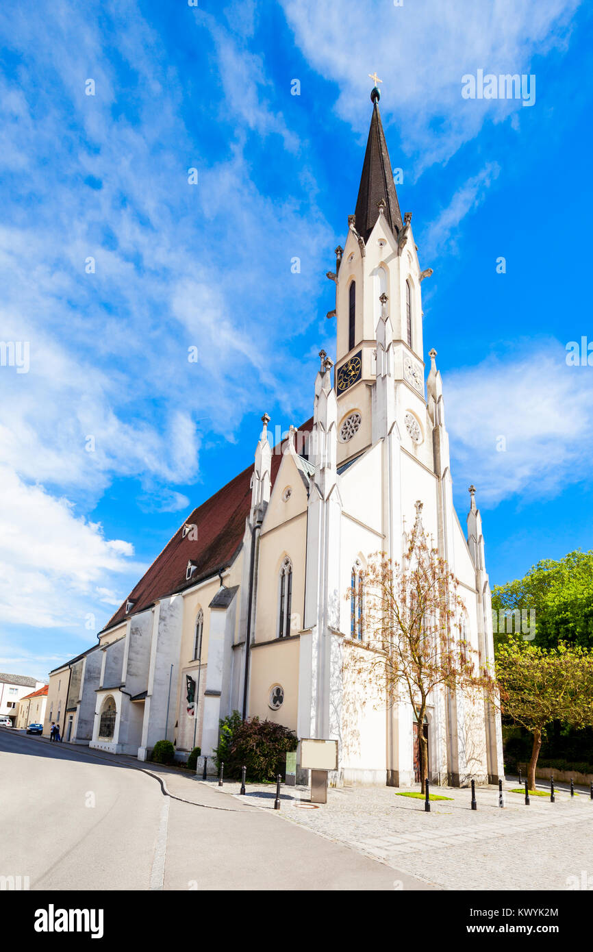 Église Stadtpfarrkirche ou l'église paroissiale de la ville dans le centre-ville de Melk. Melk est une ville de la Basse Autriche, à côté de la vallée de la Wachau le long du Danube. Banque D'Images