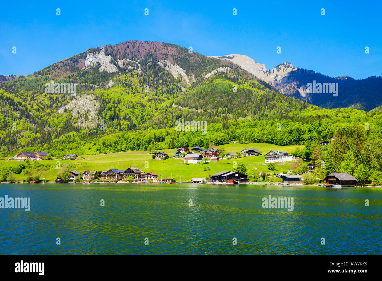 Le lac Wolfgangsee en Autriche. Wolfgangsee est un des lacs les plus connus dans la région du Salzkammergut resort région d'Autriche. Banque D'Images
