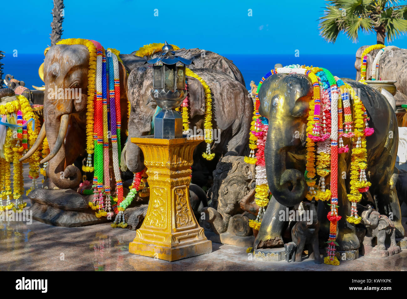 6 janvier 2016 Laem Phromthep Phuket Thailande Elephant culte au cap Phromthep Banque D'Images