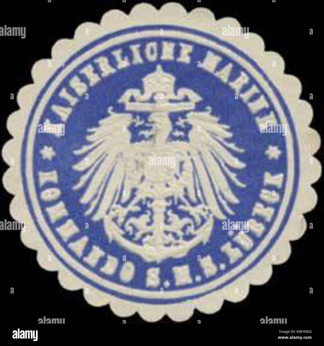 Ce sceau représente l'insigne de la Marine Kommando de la Marine impériale allemande, associé au navire de guerre SMS Lübeck. Le sceau a été utilisé pour la documentation officielle et la correspondance au début du XXe siècle. Banque D'Images