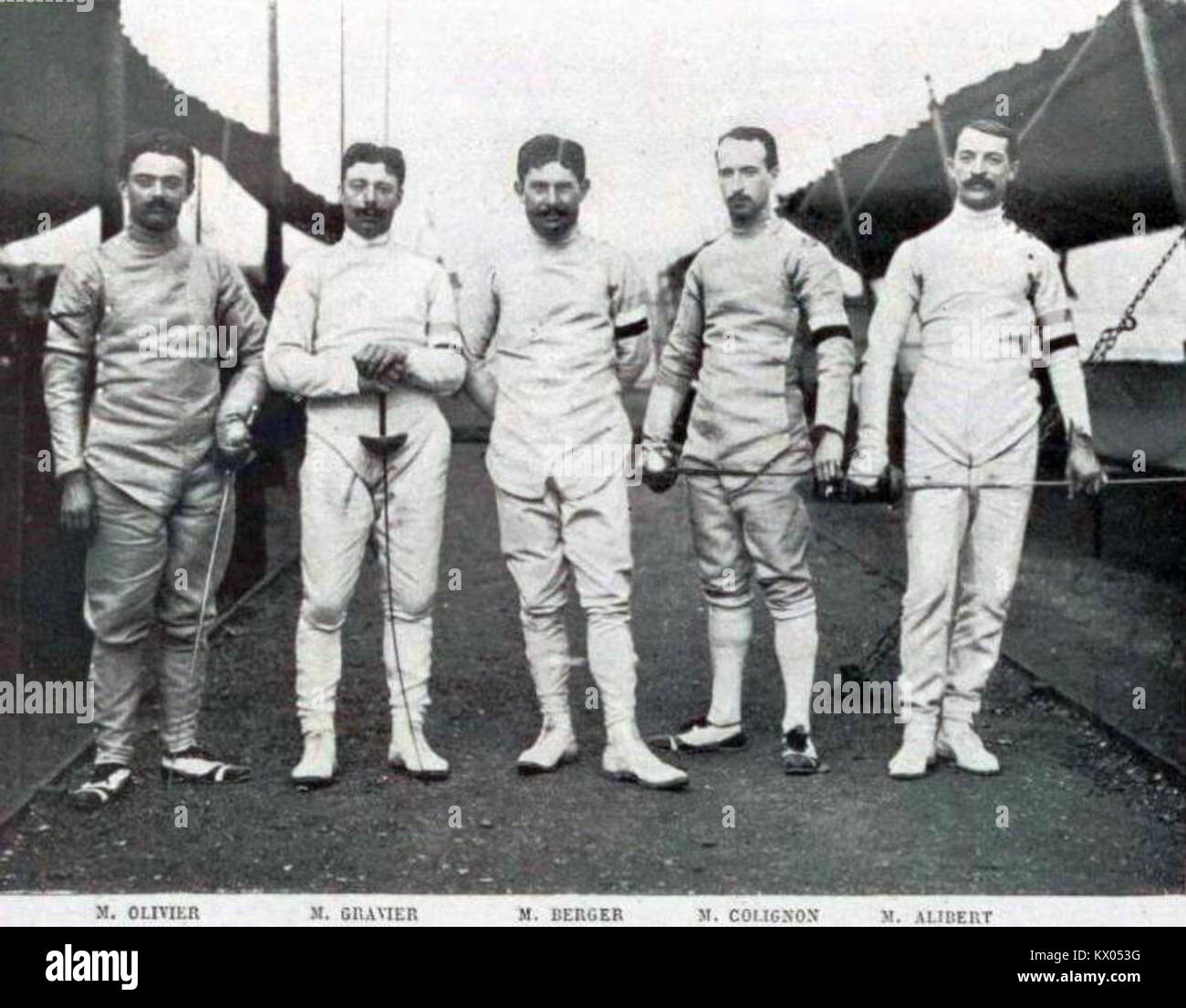 L'équipe de France, championne olympique d'escrime à l'épée aux JO de 1908 Banque D'Images