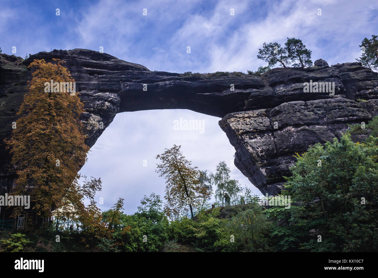 Plus grande arche de grès naturel en Europe appelé Pravcicka Brana dans la Suisse tchèque (Suisse), des montagnes de grès de l'Elbe, République Tchèque Banque D'Images