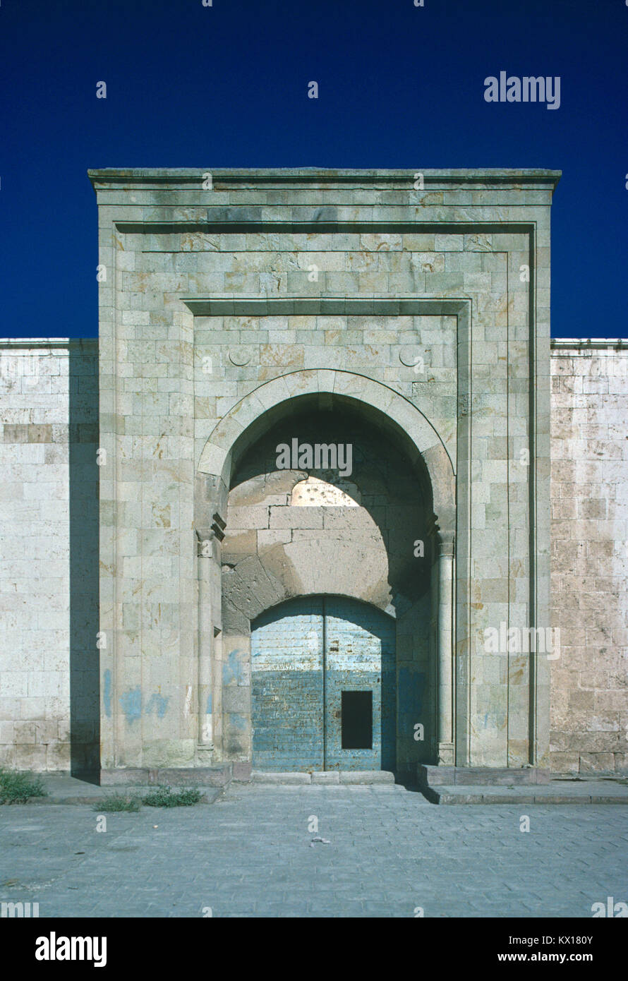 Entrée principale de caravansérails, Horozlu Caeravanserai une ère seldjoukide, construit 1246-1249, près de Konya, Turquie Banque D'Images