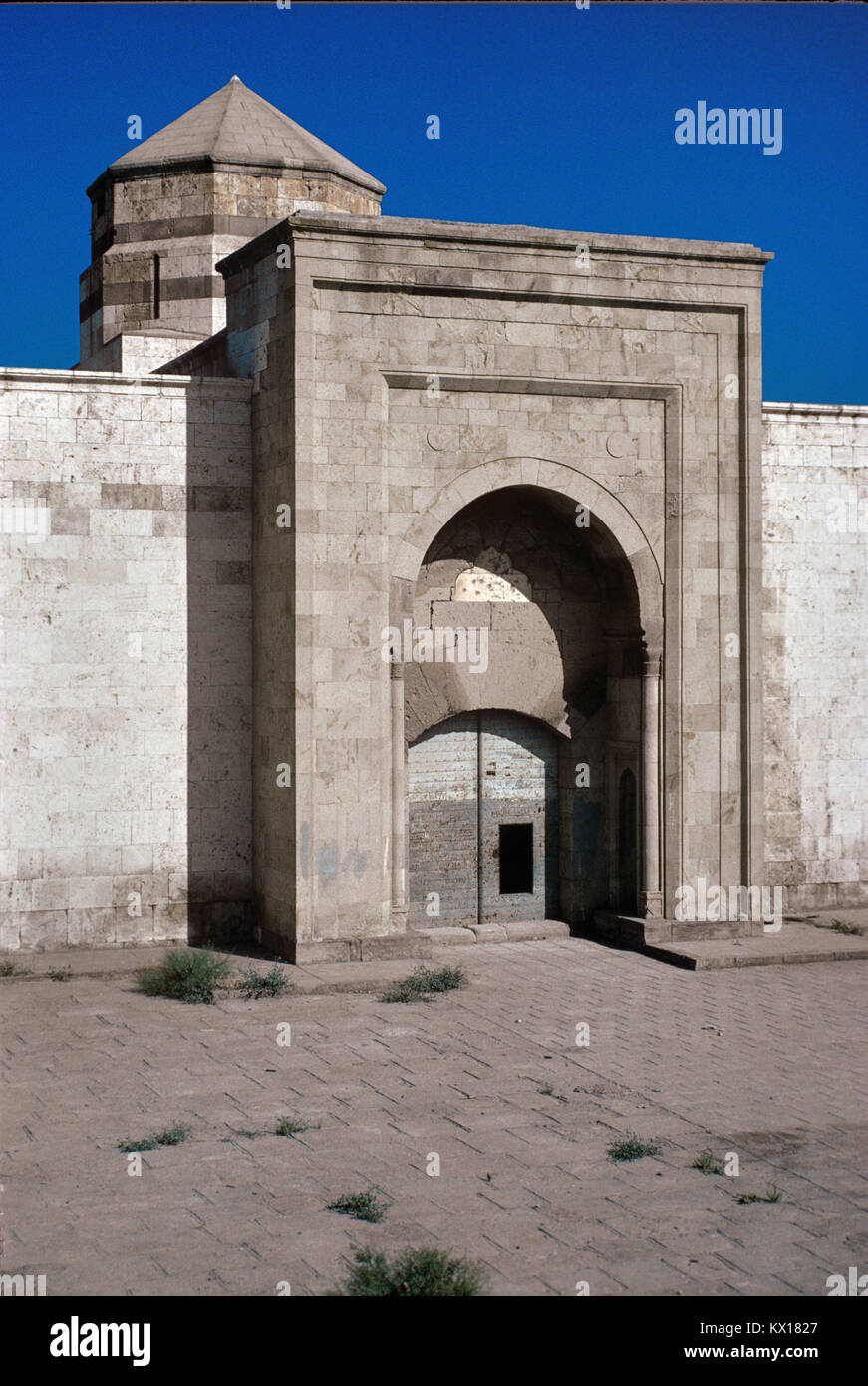 Entrée principale de caravansérails, Horozlu Caeravanserai une ère seldjoukide, construit 1246-1249, près de Konya, Turquie Banque D'Images