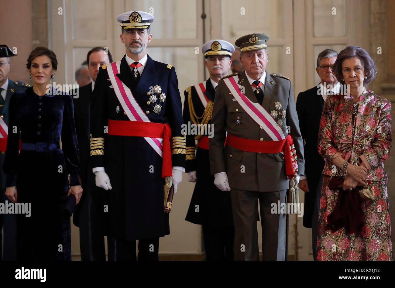 Madrid, Madrid, Espagne. 18 mai, 2011. Le roi Felipe VI d'Espagne, la Reine Letizia d'Espagne, le Roi Juan Carlos d'Espagne, la Reine Sofia d'Espagne a participé à la nouvelle année, le Défilé militaire, au Palacio Real le 6 janvier 2018 n Madrid, Espagne Crédit : Jack Abuin/ZUMA/Alamy Fil Live News Banque D'Images