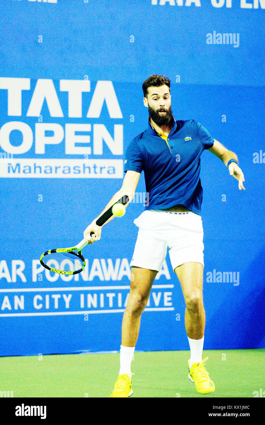 Pune, Inde. 5 janvier 2018. Benoit Paire de France en action dans une demi-finale au tournoi à Maharashtra ouverte Tata Mahalunge Balewadi Tennis Stadium à Pune, en Inde. Credit : Karunesh Johri/Alamy Live News. Banque D'Images