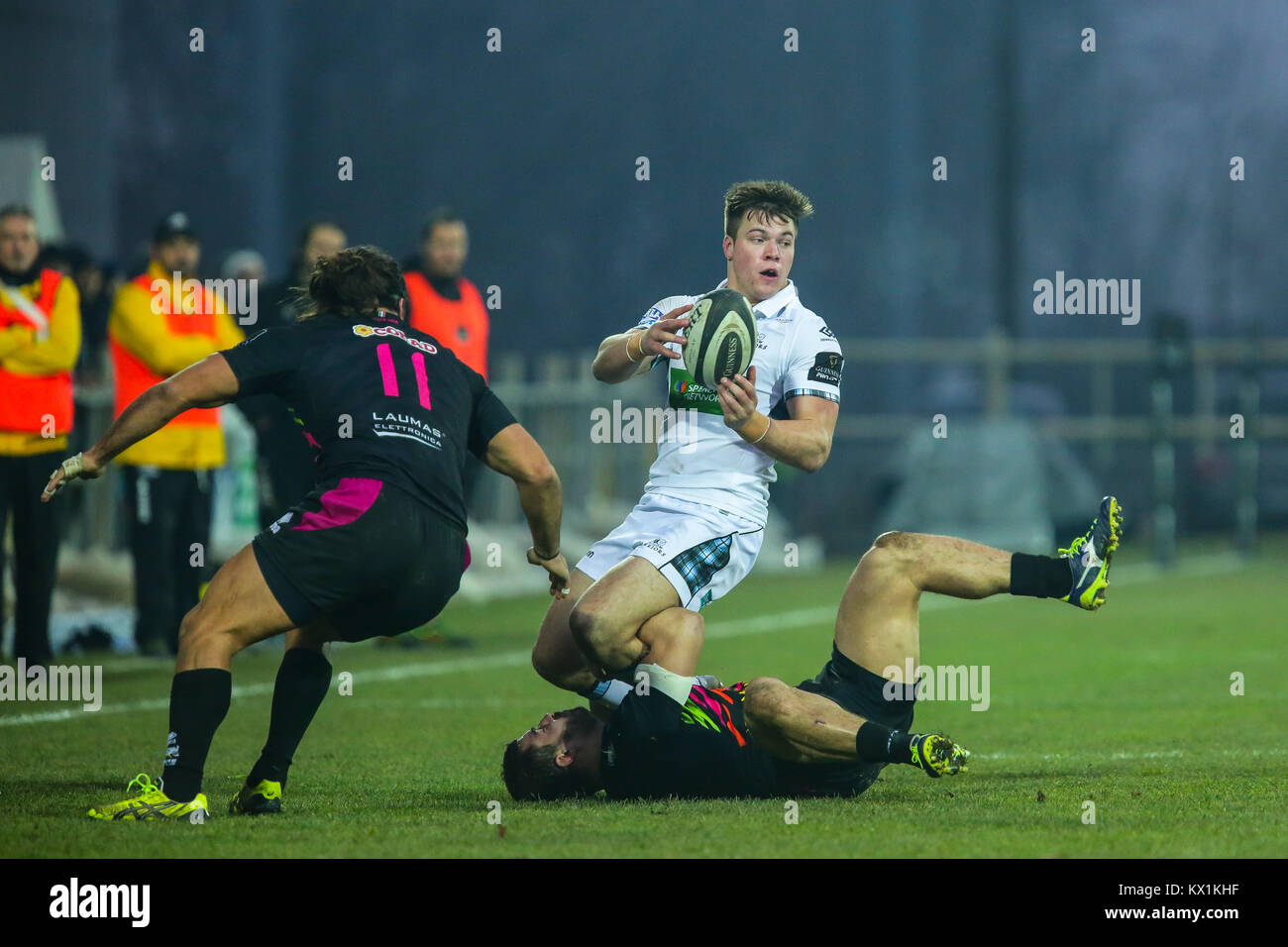 Parme, Italie. Le 06 janvier 2018. Centre des guerriers Huw Jones ressemble pour le soutien lors du match contre le zèbre rugby club en PRO Guinness14 2017-2018. Massimiliano Carnabuci/Alamy Live News Banque D'Images