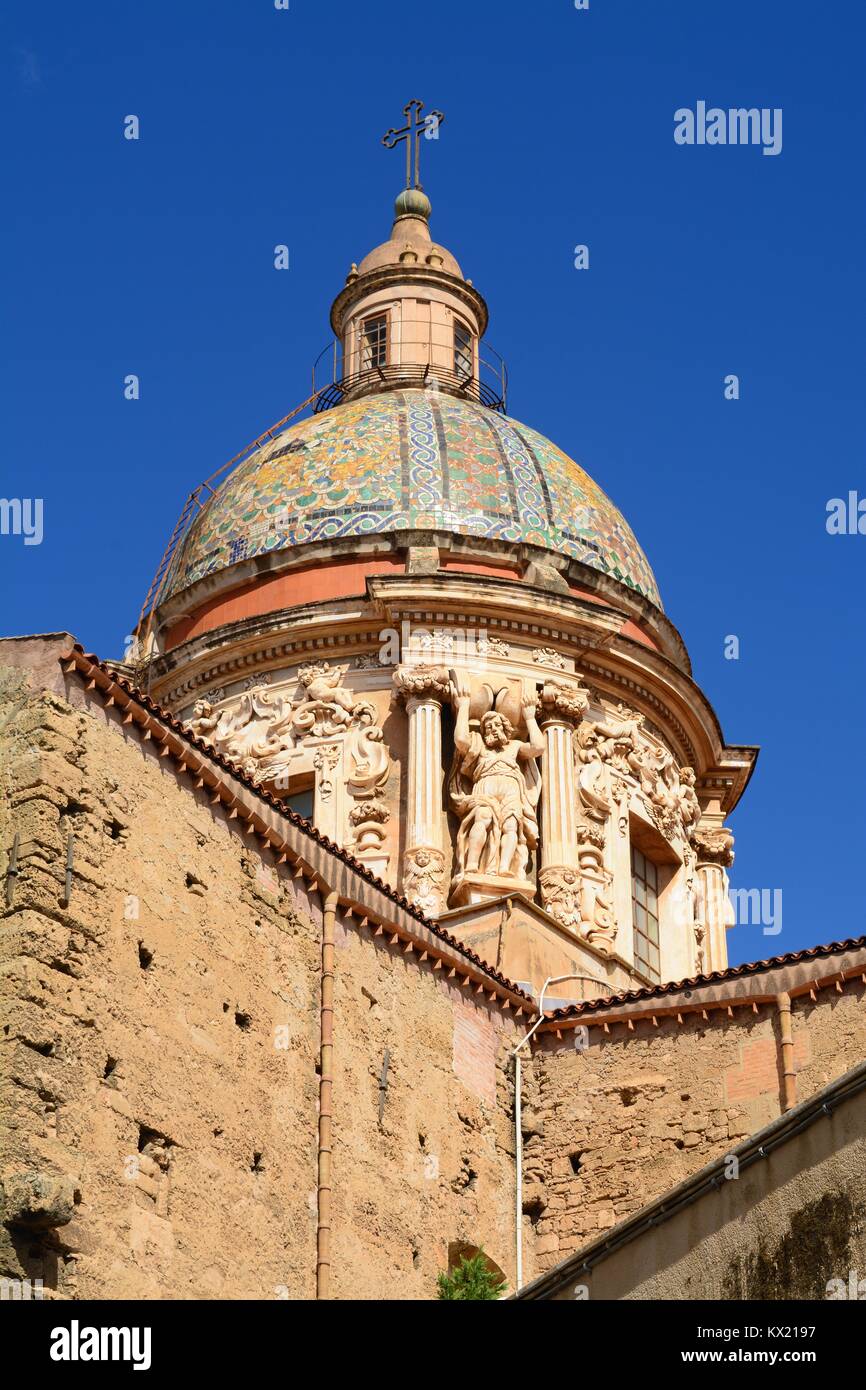 Majolique baroque coupole de Palerme, église Santa Maria del Carmine (Sicile, Italie) Banque D'Images
