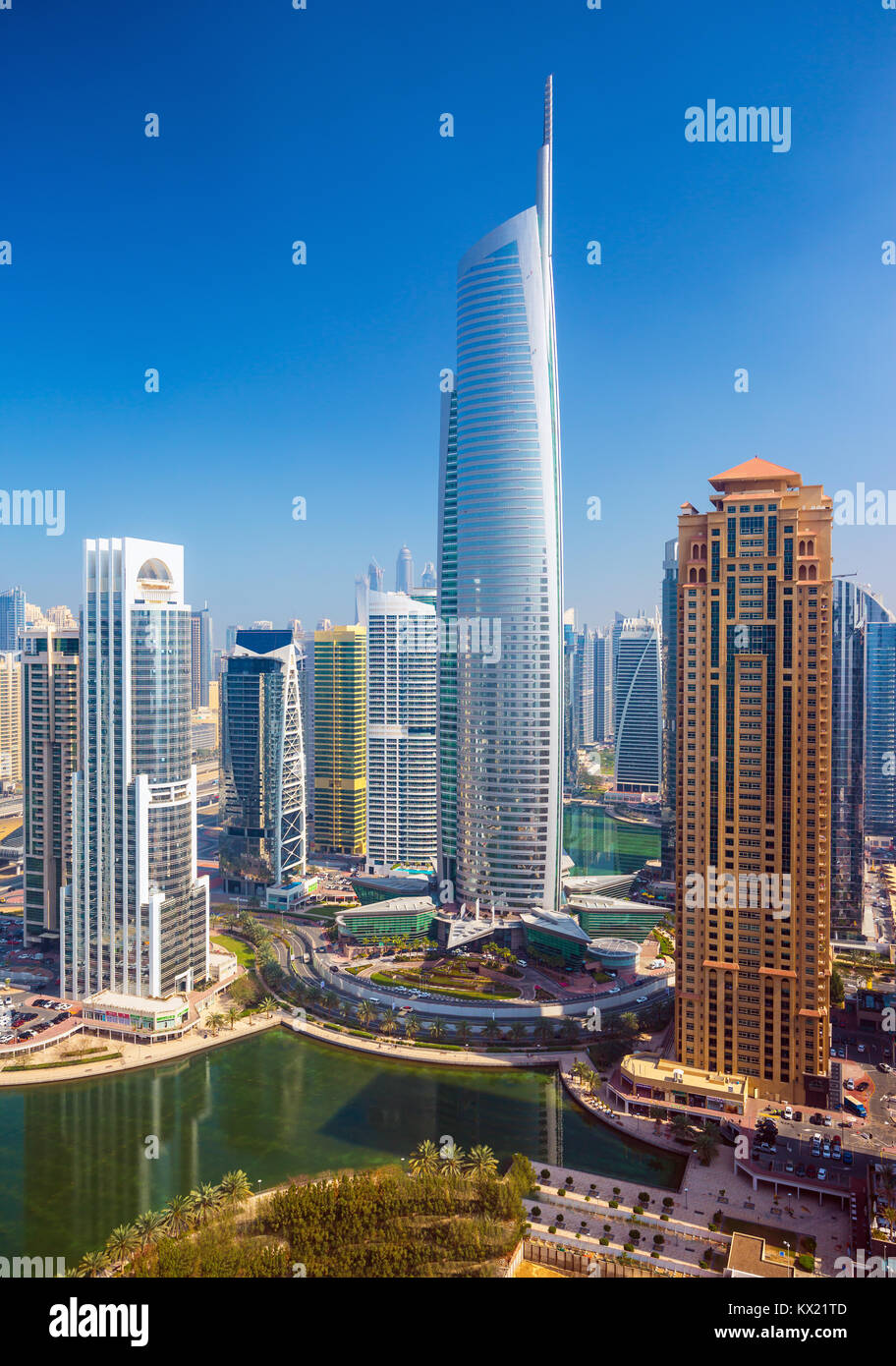 L'architecture moderne de luxe de Dubaï dans le port de plaisance de Dubaï, Emirats Arabes Unis Banque D'Images