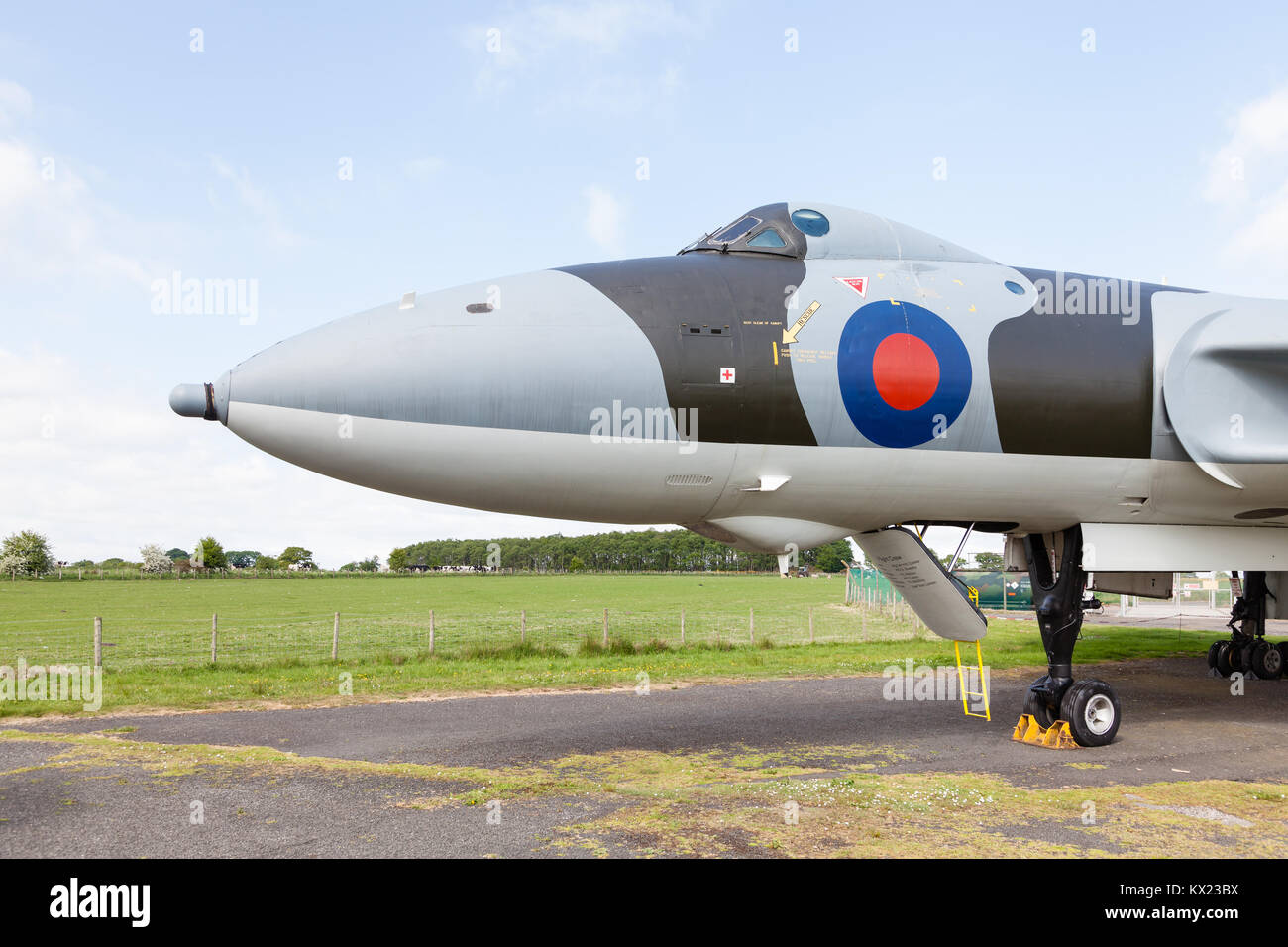 Un portrait photo de Avro Vulcan B2 XJ823 au Musée de l'Aviation de Solway en Cumbria, Angleterre. Le vulcain était un bombardier en aile delta d'abord produite en 1960. Banque D'Images