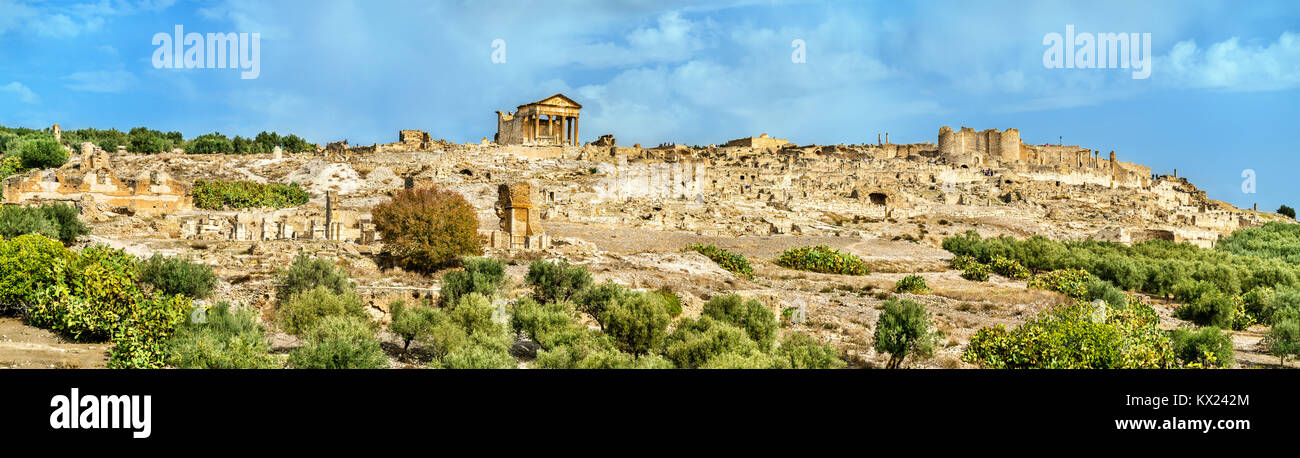 Panorama de Dougga, une ancienne ville romaine en Tunisie Banque D'Images