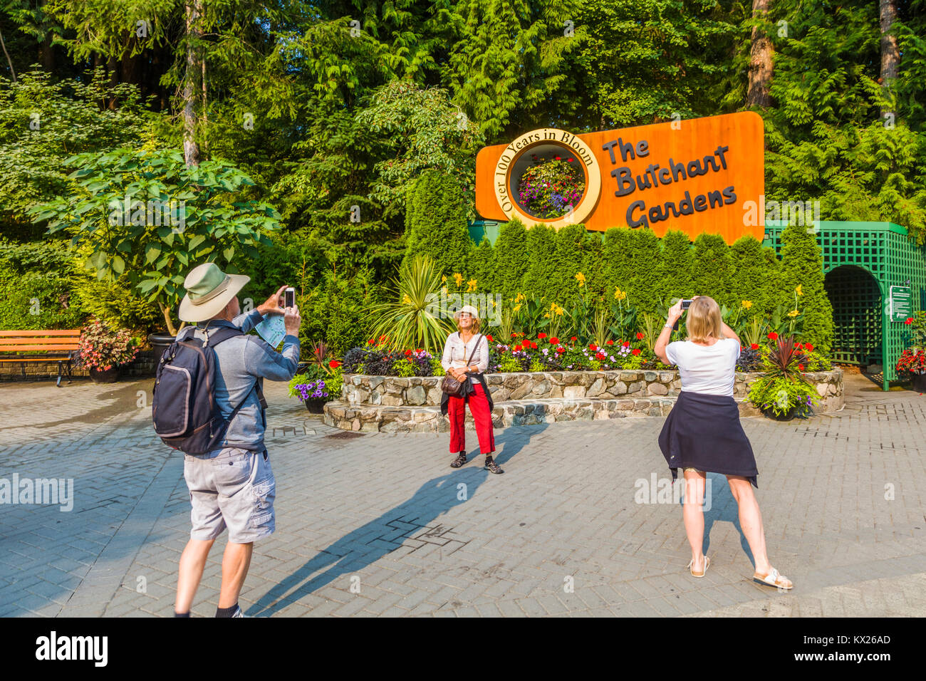 Les touristes dans les Jardins Butchart à Victoria, Colombie-Britannique, Canada Banque D'Images