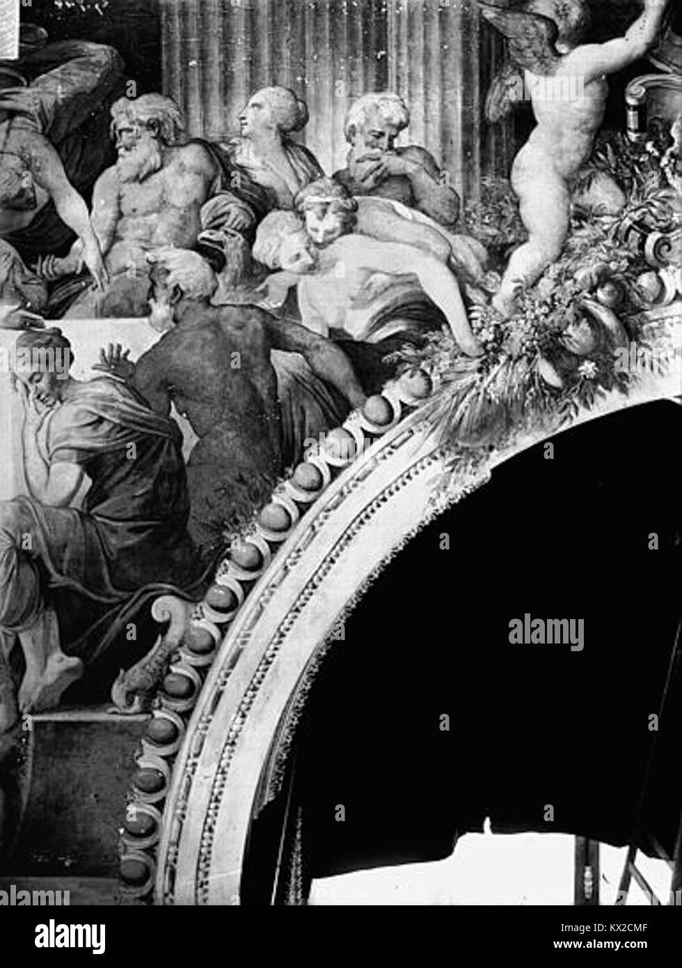 Les peintures murales de la Galerie Henri II du Château de Fontainebleau représentent une scène de banquet, mettant en valeur l’art de la Renaissance française et le patrimoine culturel du château. Banque D'Images