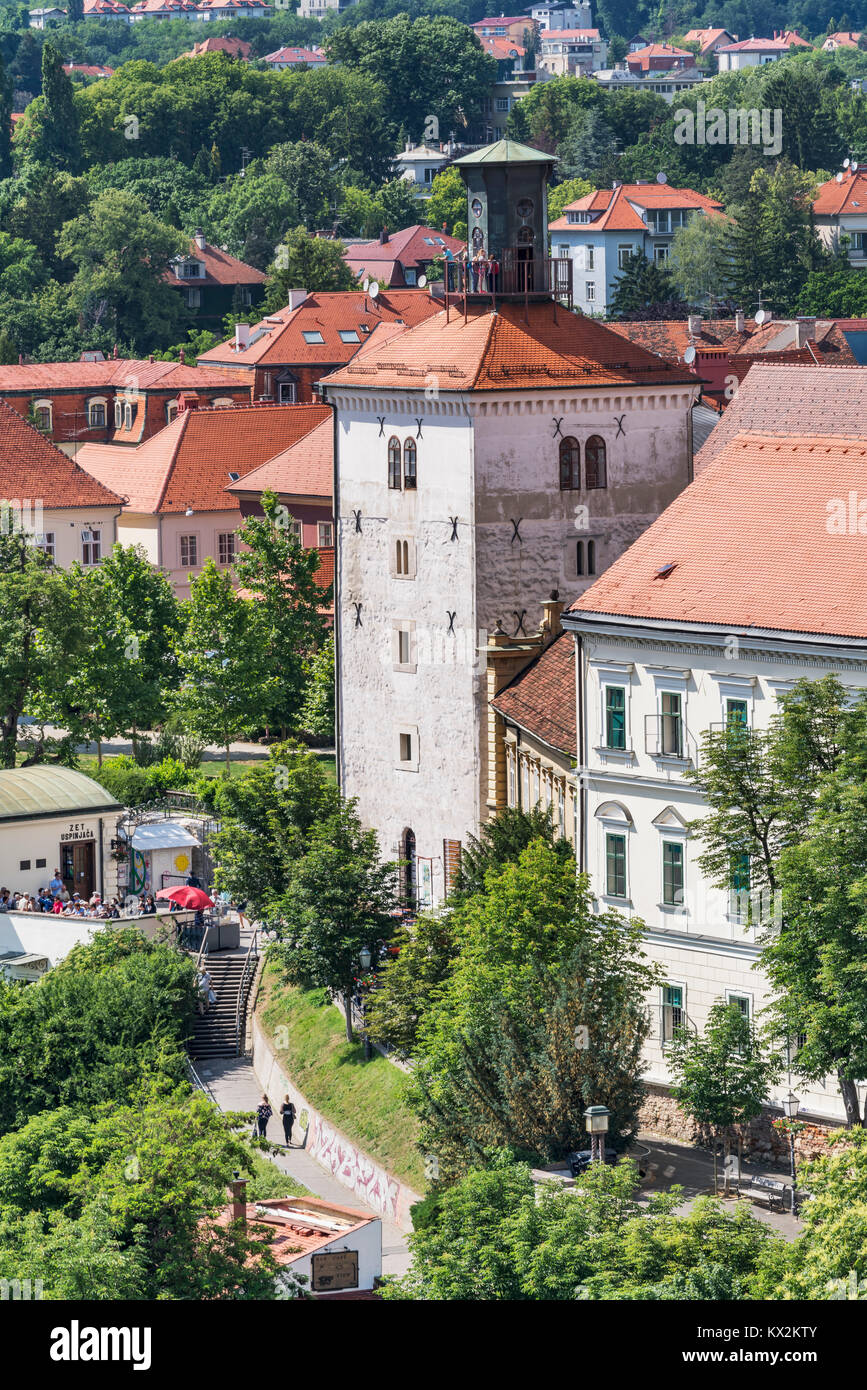 La Tour Lotrscak est une ancienne porte de ville dans la ville haute (Gornji Grad). C'est l'un des monuments de Zagreb, Croatie, Europe Banque D'Images