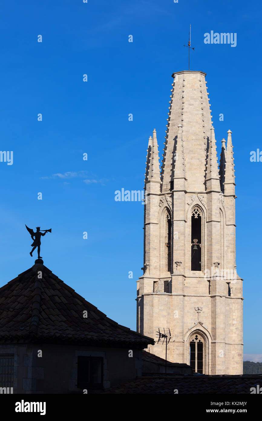 Église de Sant Feliu (Saint Felix) église clocher à Gérone ville, Catalogne, Espagne Banque D'Images