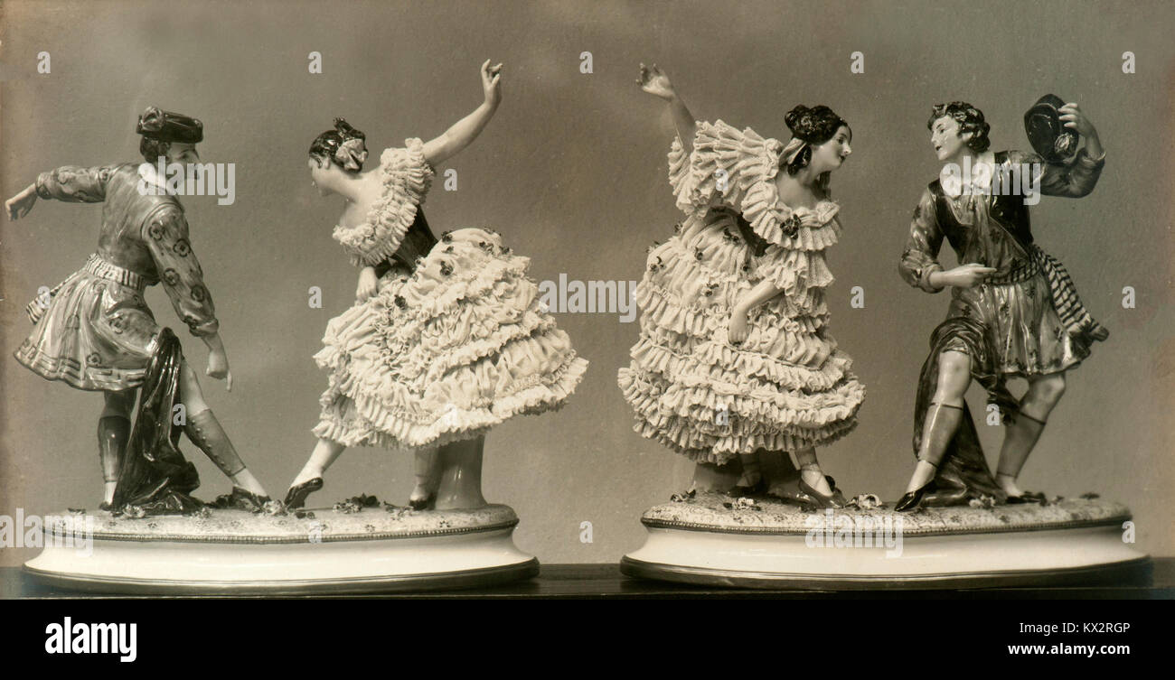 Image réalisée à partir d'un cahier d'échantillons d'un vendeur en porcelaine allemande préparé pour l'Expo de Paris (1900) Banque D'Images