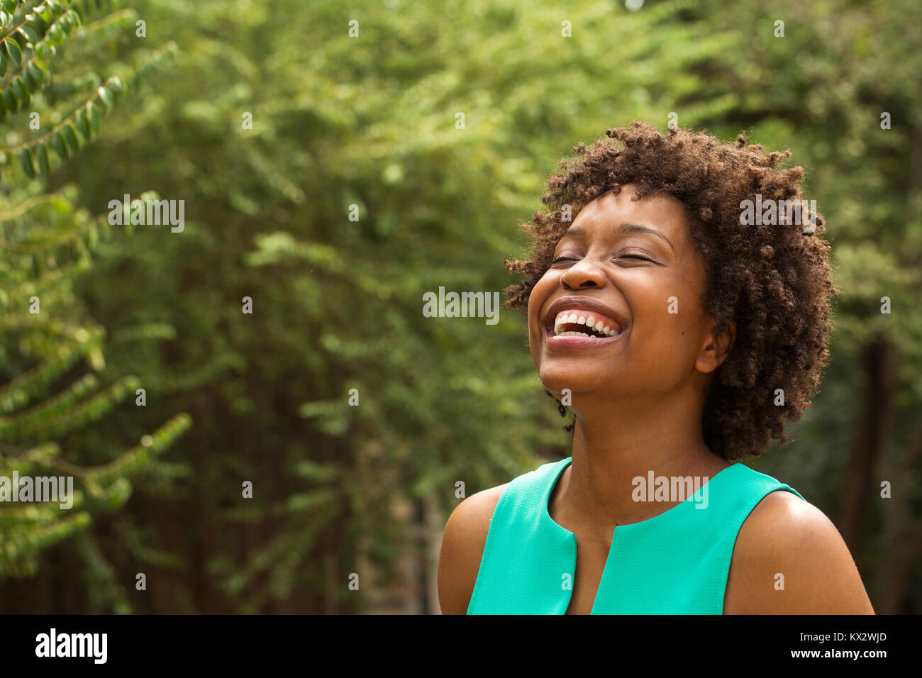 Young happy African American Woman smiling. Banque D'Images