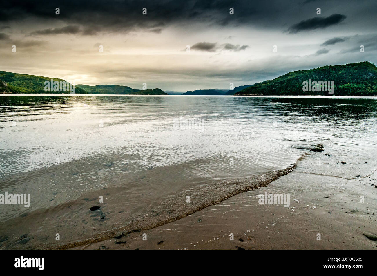 Un jour de pluie les rives du fjord du Saguenay dans la région de la Baie-Sainte-Marguerite de Québec Banque D'Images