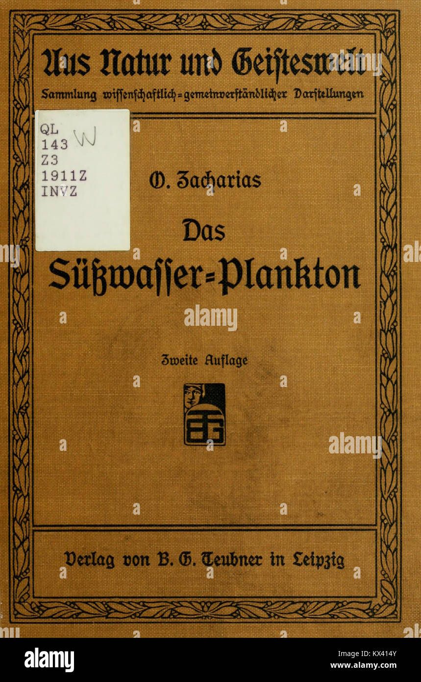 Une étude scientifique sur les espèces de plancton d'eau douce, leur diversité, leur répartition et leur rôle dans les écosystèmes aquatiques, qui alimente la recherche écologique. Banque D'Images