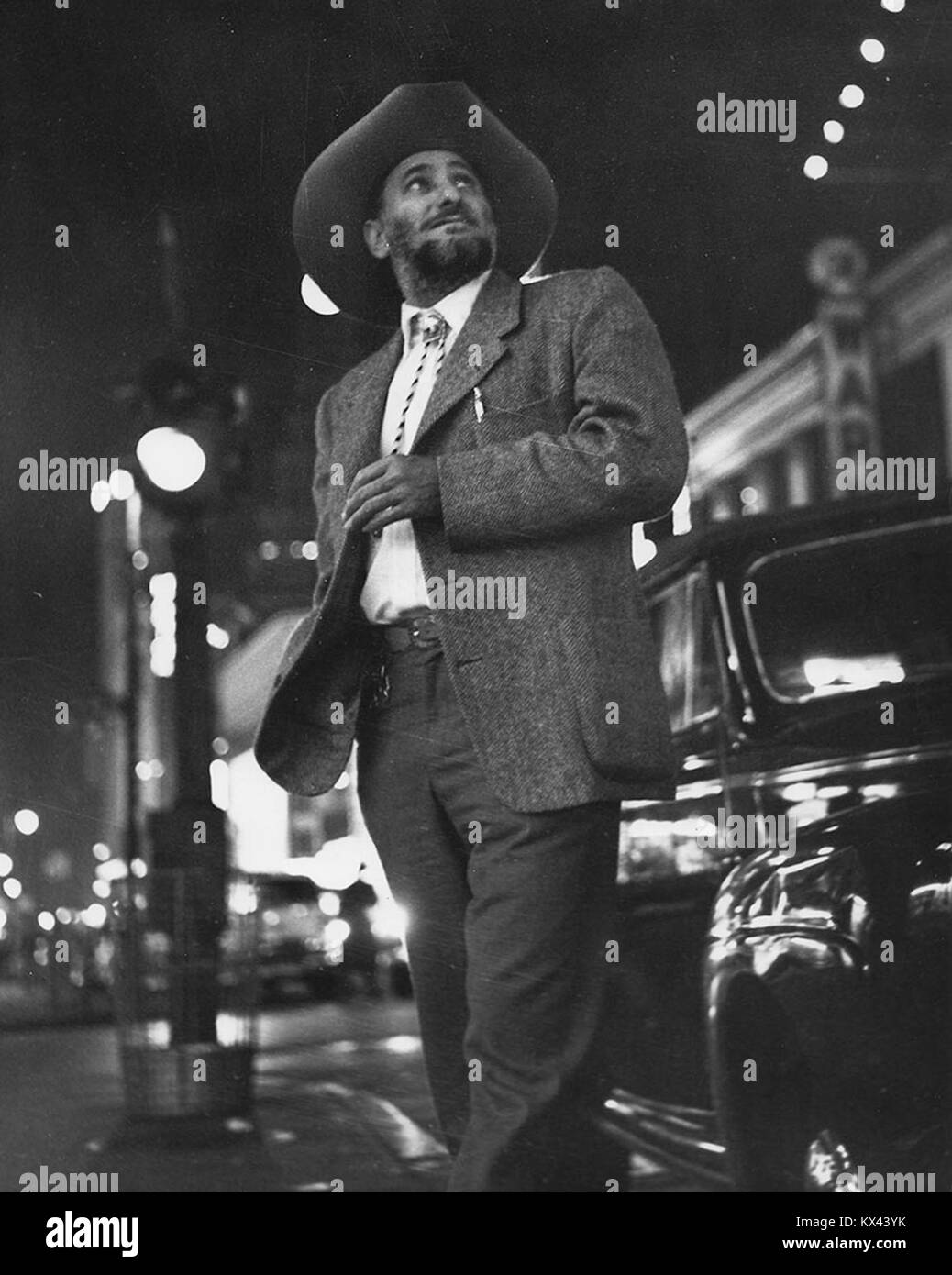 DeGrazia visites New York vers 1960. Photographie par Thomas Galvin. Banque D'Images