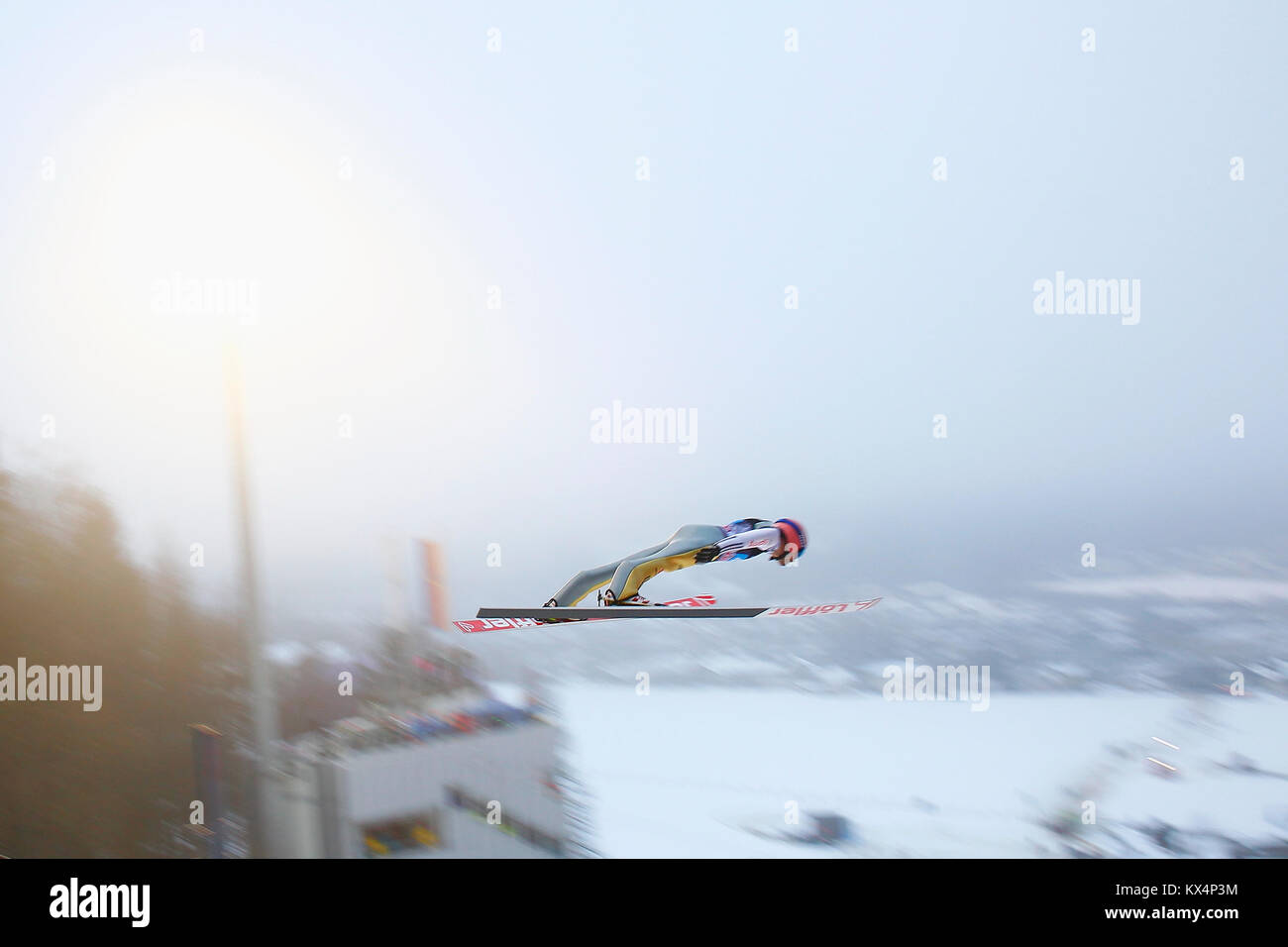 Bischofshofen, Autriche. 06th, Jan 2018. Pasche Plus d'Allemagne s'élance dans l'air lors de son 1er saut ronde d'essai le jour 8 de la 66e quatre Hills Ski compétition de sauts à Bischofshofen, Autriche, 06 janvier 2018. (PHOTO) Alejandro Sala/Alamy Live News Banque D'Images