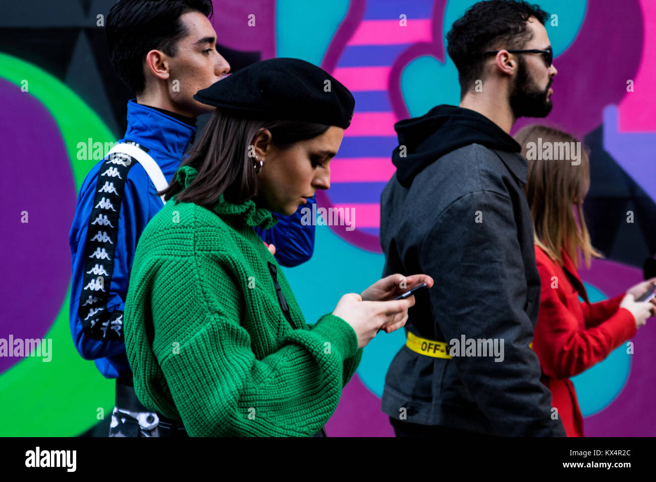 London, UK . 06 Jan, 2018. London Fashion Week Street Style Men AW18 Londres, Royaume-Uni Crédit : Christopher Neve/Alamy Live News Banque D'Images