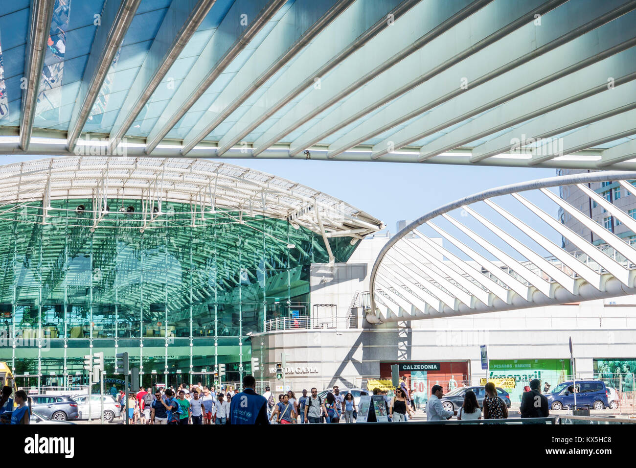 Lisbonne Portugal,Oriente,Parque das Nacoes,Parc des Nations,Centre commercial Centro Vasco da Gama,centre,centre commercial,extérieur,passage piéton,Bonjour Banque D'Images