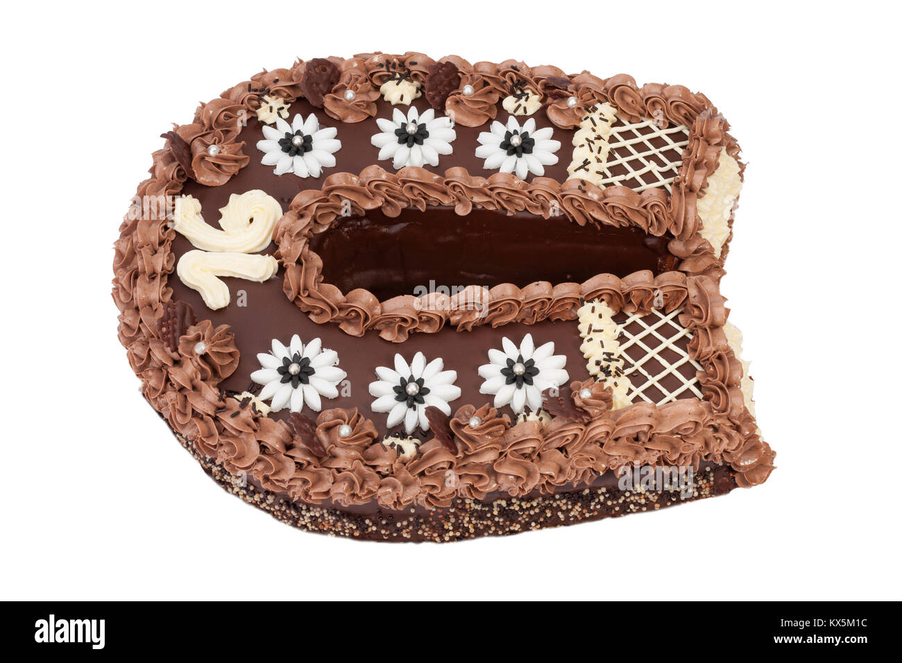 Close Up De Gateau D Anniversaire Avec Creme Au Chocolat En Forme De Fer A Cheval Isole Sur Fond Blanc Photo Stock Alamy