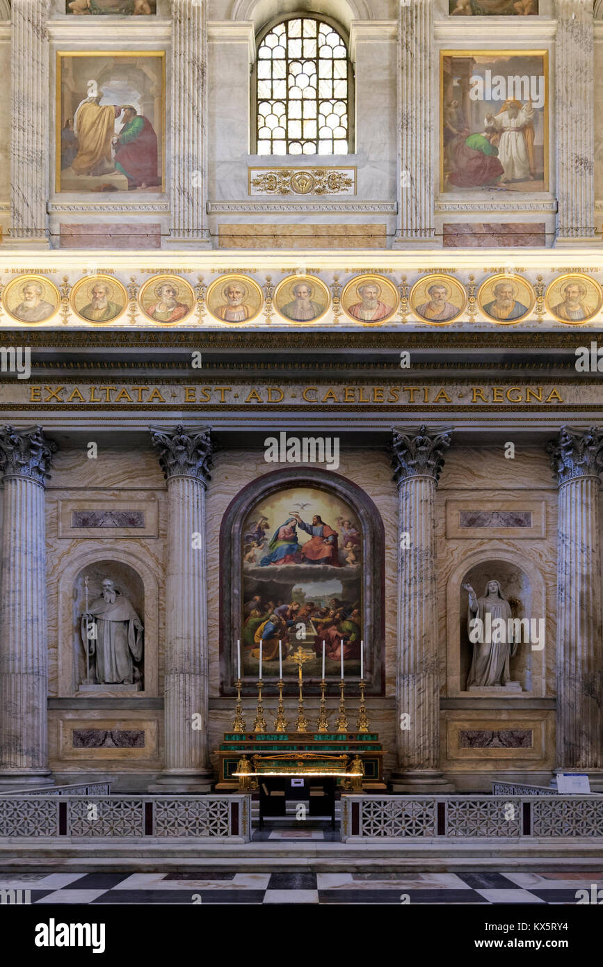 Autel de Notre Dame de l'Assomption à l'intérieur de la Basilique Papale de Saint Paul hors les murs. Rome, Italie. Érigée au cours de la 4ème ANNONCE de siècle, le Basilic Banque D'Images