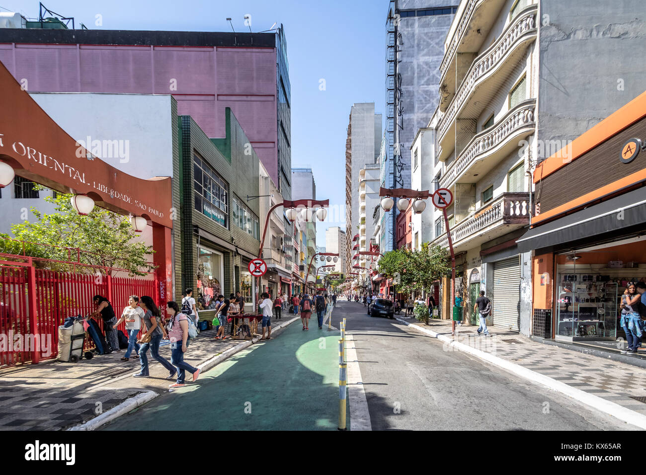 L'Avenue Liberdade Liberdade au quartier japonais - São Paulo, Brésil Banque D'Images