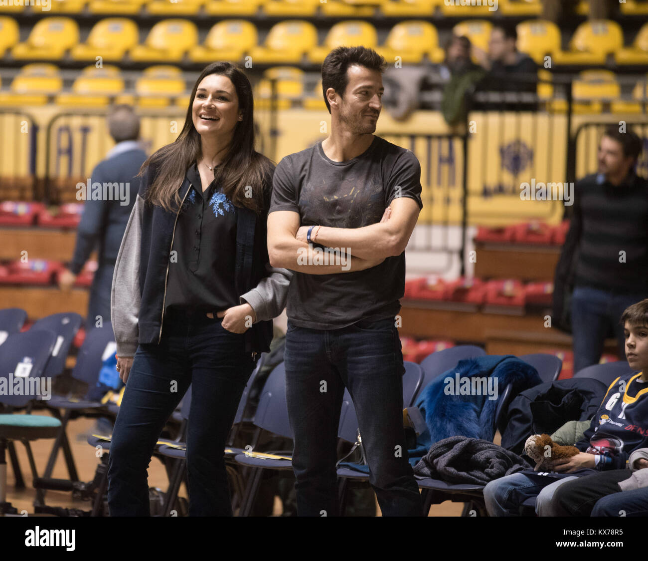 Turin, Italie. 07Th Jan, 2018. Le modèle Alena Seredova et son petit ami Alessandro Nasi au cours de la Serie A match de basket-ball Torino Fiat Auxilium vs Panier Brecia Leonessa. Torino Fiat Auxilum a gagné 95-86 à Turin, Pala Ruffini, Italie 7e janvier 2017. Credit : Alberto Gandolfo/Alamy Live News Banque D'Images