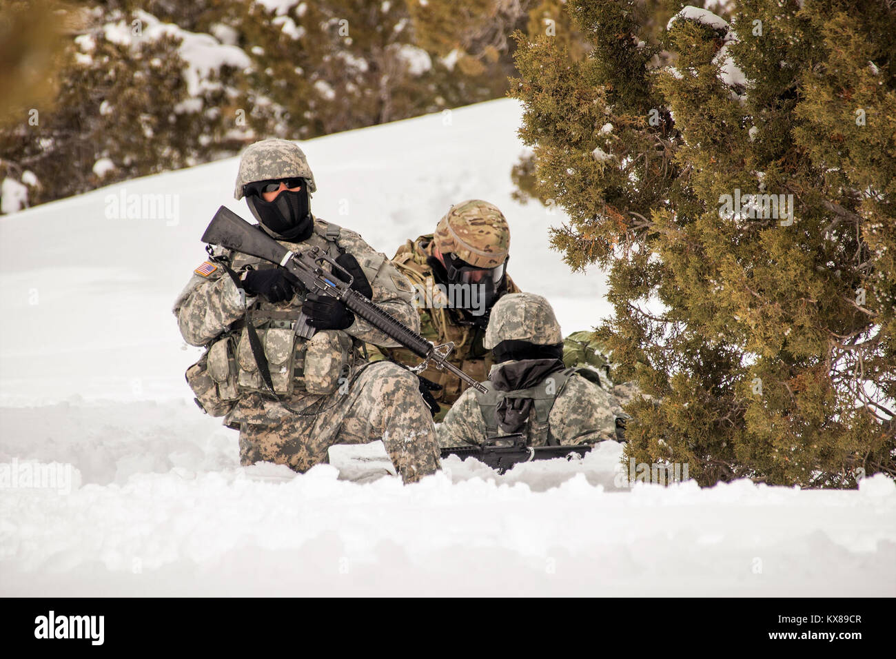 Plus de 150 étudiants sont venus d'un camp à William député il combat à travers les cours de formation sur le terrain agressif qui est fourni par le 640th RTI au Camp Williams, Utah le 24 janvier 2017. Banque D'Images