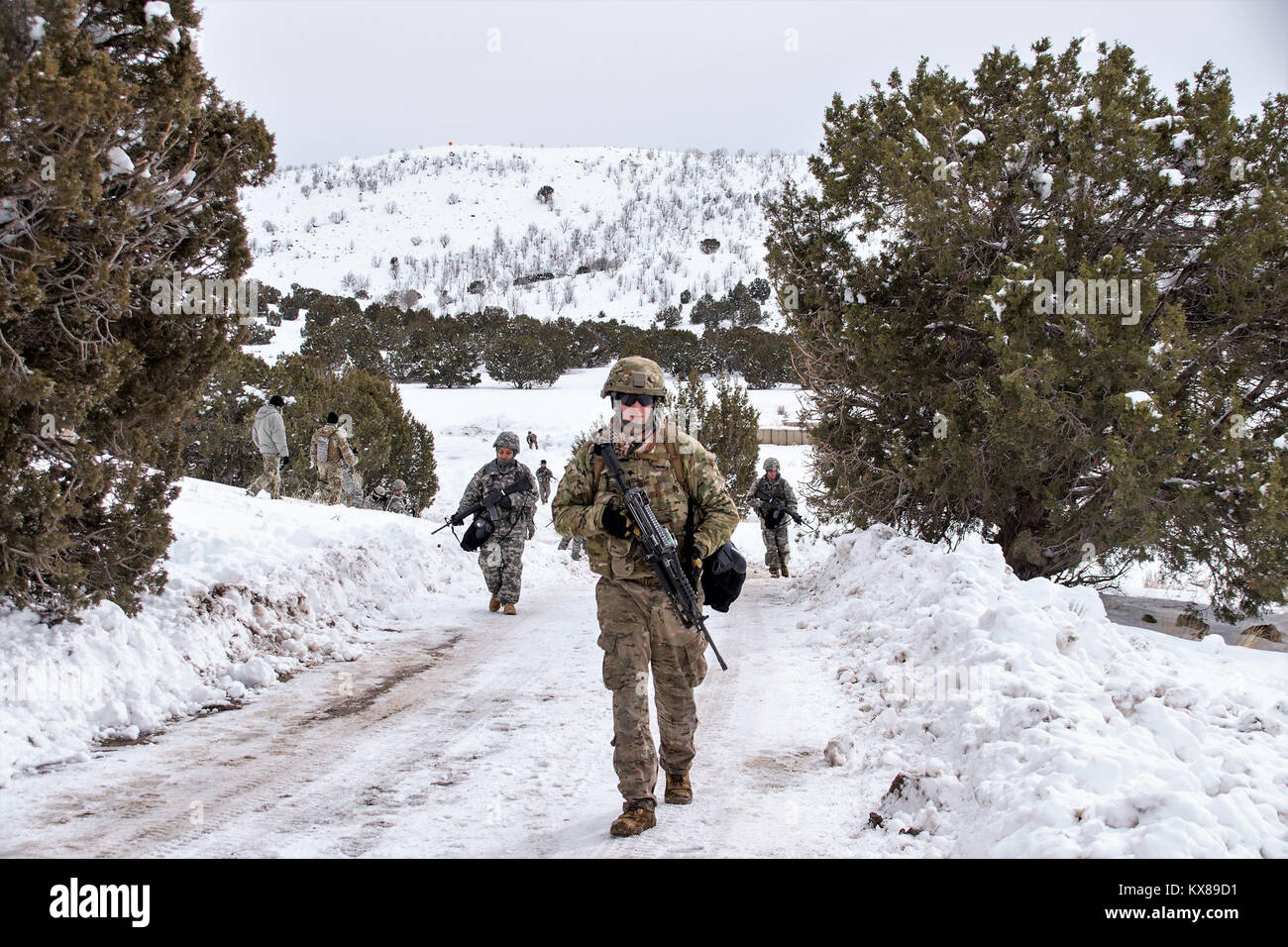 Plus de 150 étudiants sont venus d'un camp à William député il combat à travers les cours de formation sur le terrain agressif qui est fourni par le 640th RTI au Camp Williams, Utah le 24 janvier 2017. Banque D'Images