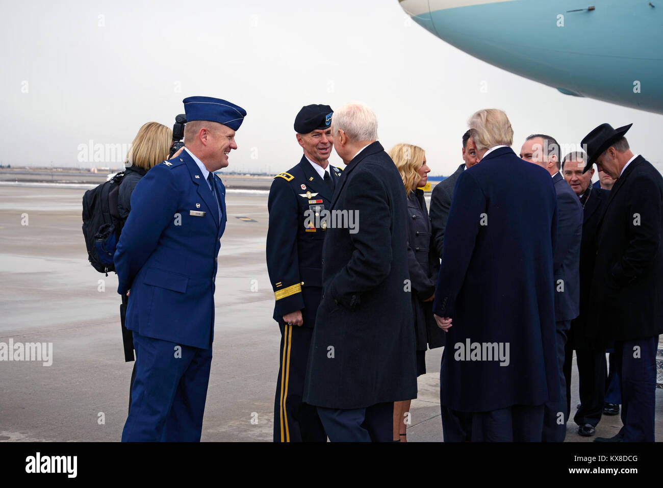 Le président Donald J. Trump visite à l'aérodrome. Banque D'Images