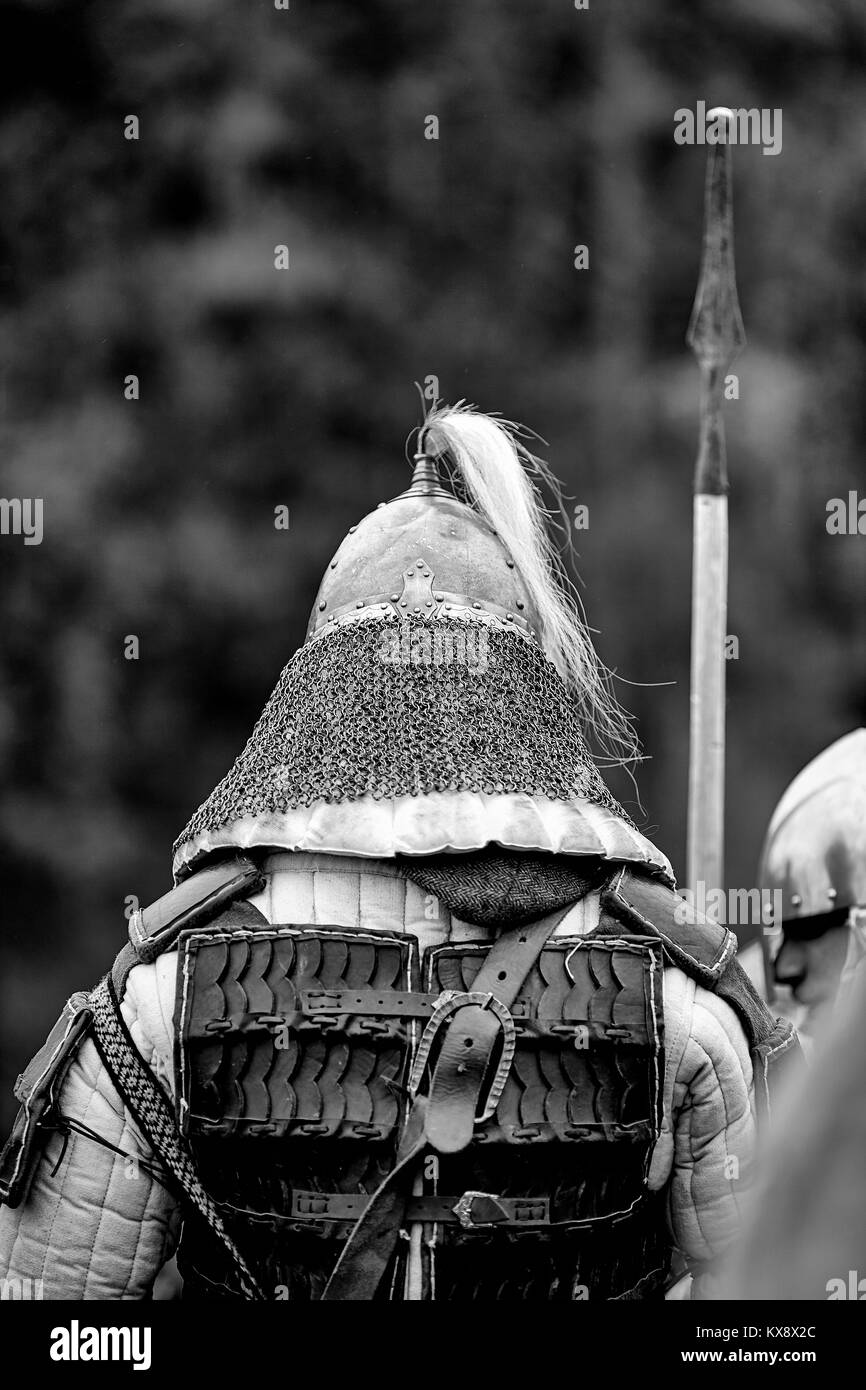 Guerrier de l'Europe médiévale. Bataille médiévale (reconstitution)  République tchèque, Libusin, 25.04.2015 Photo Stock - Alamy