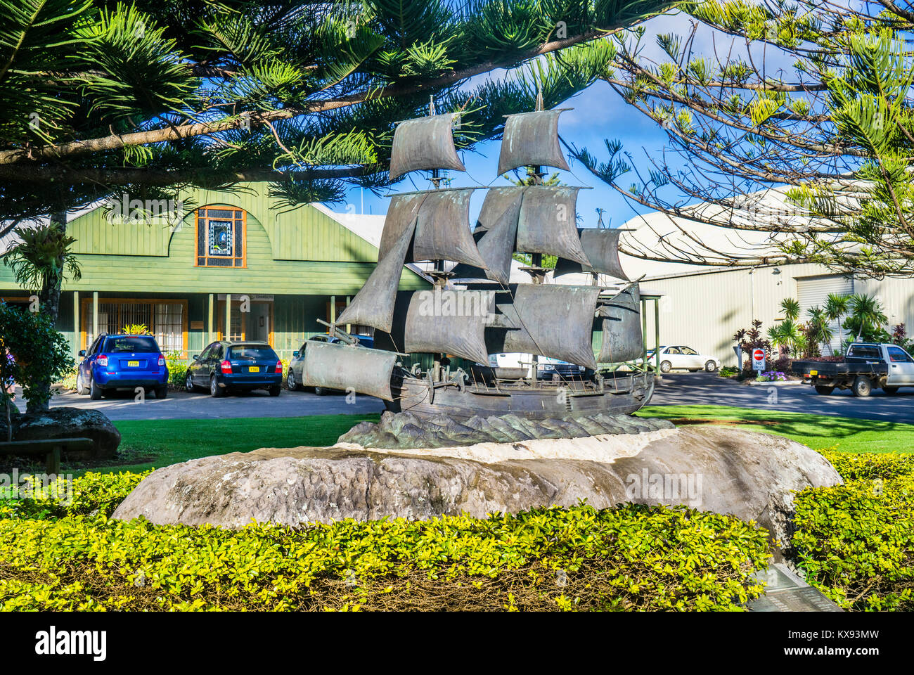 L'île de Norfolk, territoire extérieur australien, Canton de Burnt Pine, bronze sculpture de HMS Bounty rappelant l'histoire de la mutinerie et les desce Banque D'Images