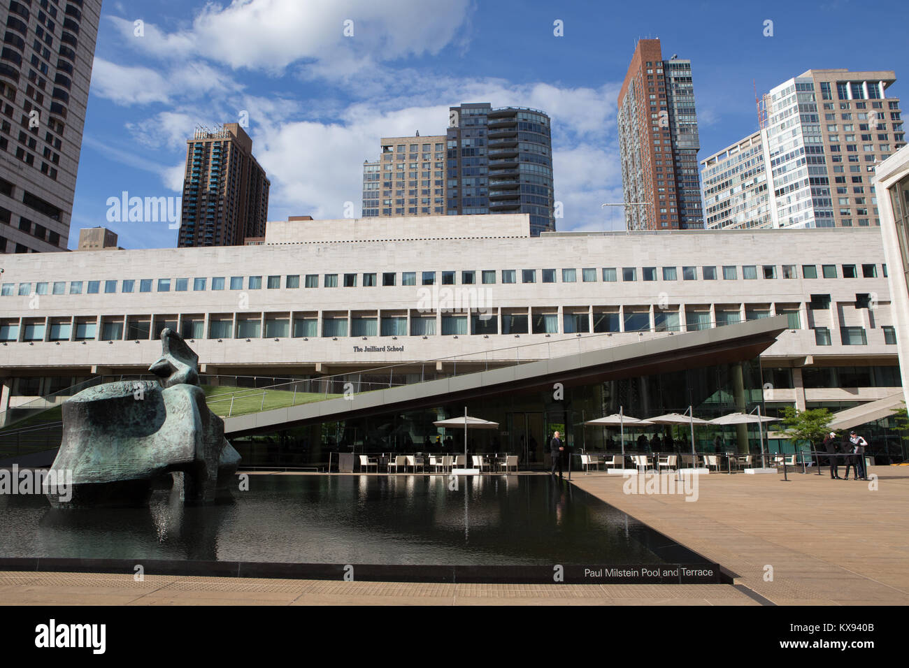 Les Paul Milstein Piscine et terrasse au Lincoln Center, NY Banque D'Images