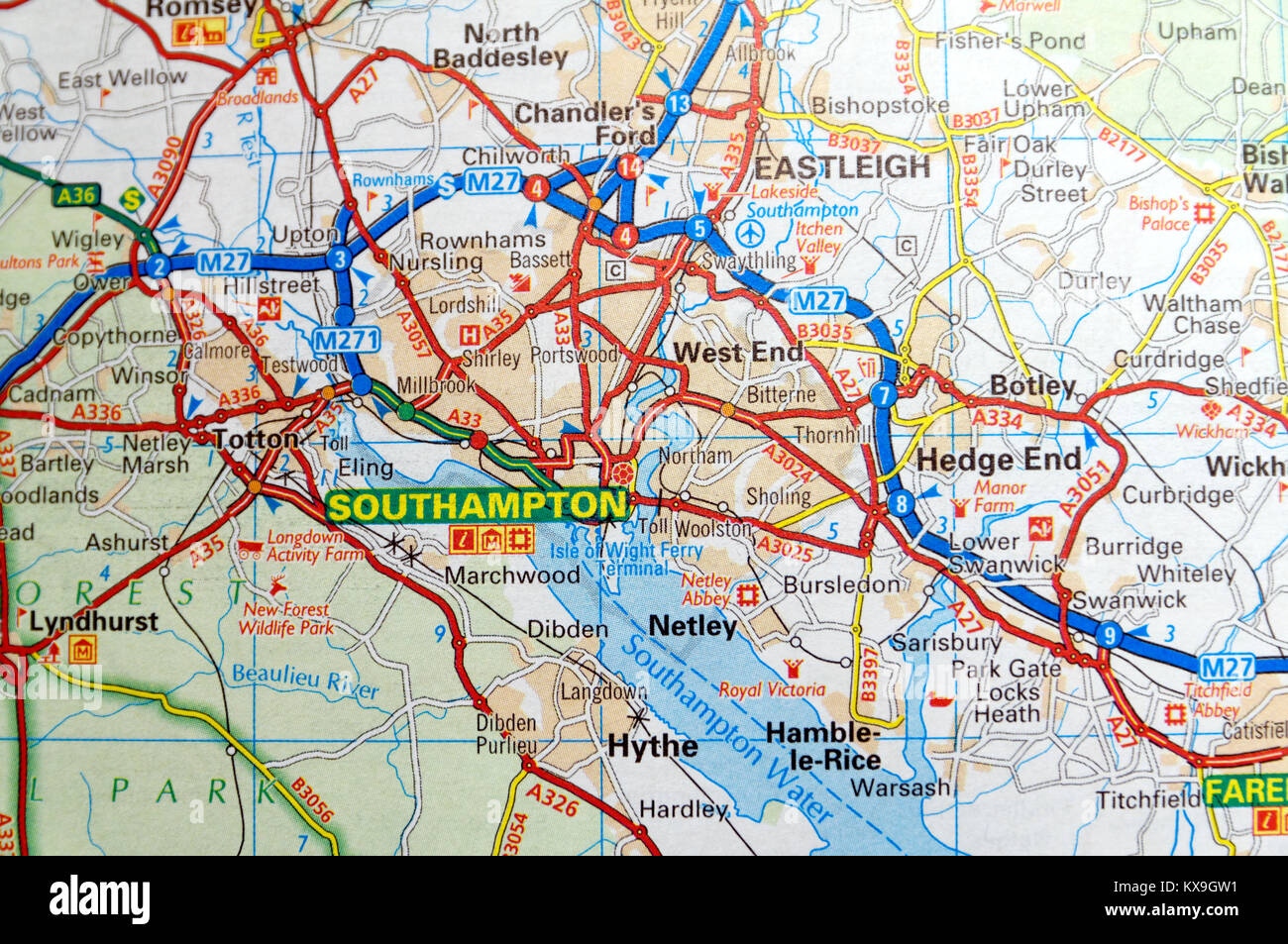 Route de Southampton, en Angleterre. Banque D'Images