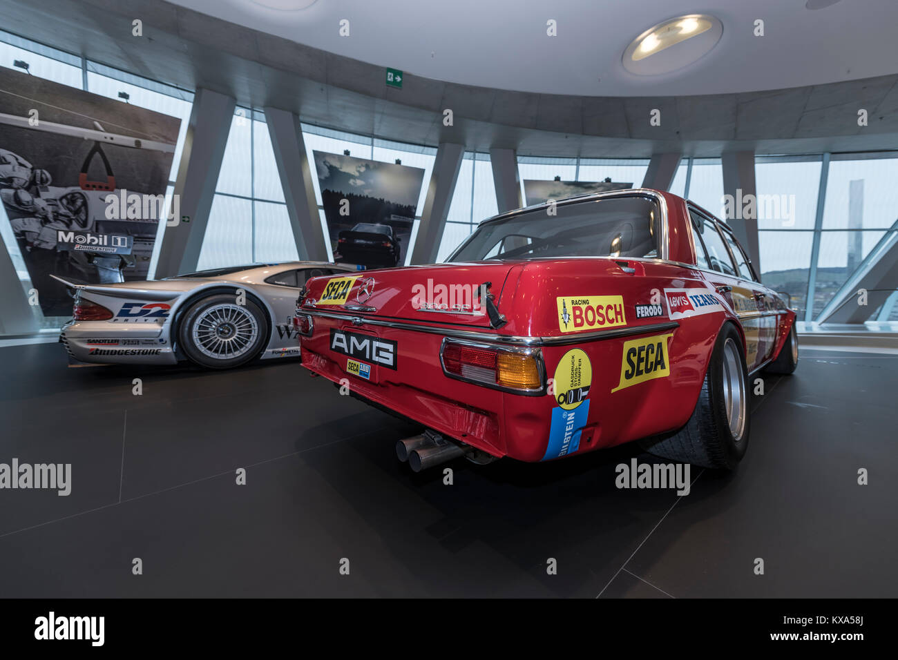 Exposition de voitures slected de l'AMG Mercedes à Stuttgart Musée de la direction générale de l'Allemagne. Banque D'Images