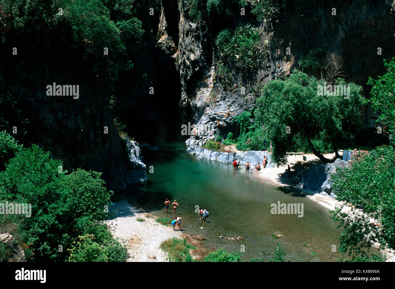 Alcantara chute près de Taormina, Sicile, Italie, Europe Banque D'Images